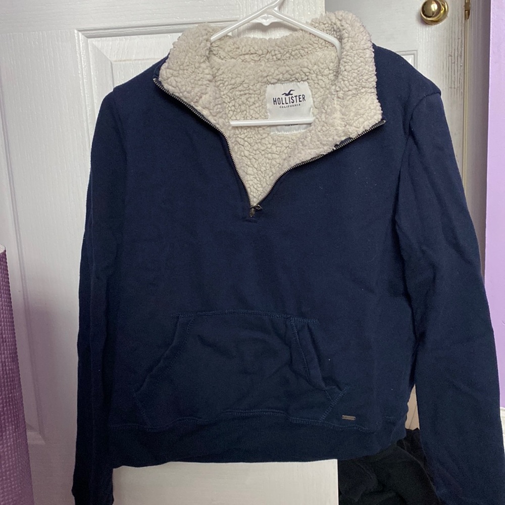 Hollister sweater